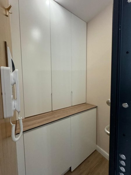 Tirane, jepet me qera apartament 1+1 Kati 6, 550 € 