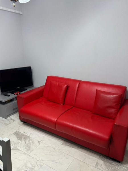Tirane, jepet me qera apartament 1+1 Kati 2, 59 m² 550 € (Vasil Shanto.)