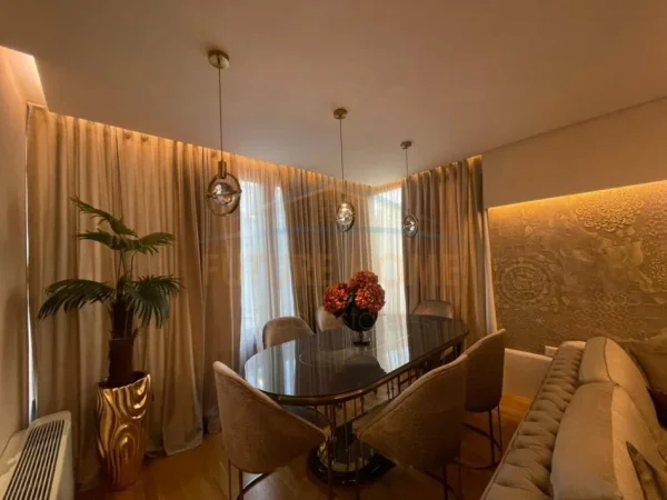 Tirane, jepet me qera apartament 3+1+Ballkon Kati 2, 130 m² 1.800 € (Rruga e Elbasanit)