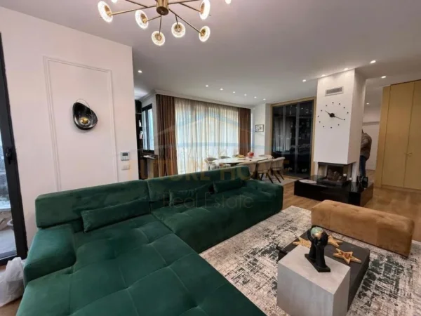 Tirane, shitet apartament 2+1+Ballkon Kati 10, 138 m² 300.000 € (Oxhaku)