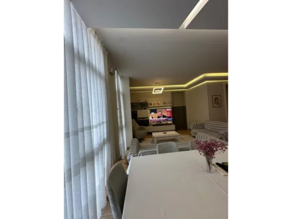 Tirane, shitet apartament 2+1+Ballkon , 112 m² 350.000 € (Kompleksi Kika 2)