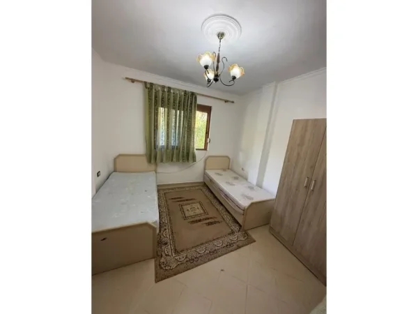 Tirane, jepet me qera apartament 3+1 Kati 0, 1.000 m² 600 € (Casa Italia)