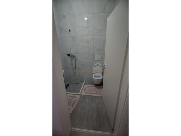 Tirane, shitet apartament 2+1+Ballkon Kati 3, 99 m² 175.000 € (Ali Demi)