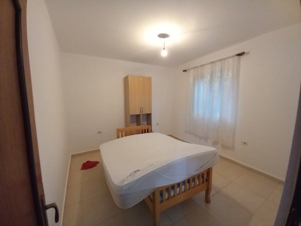 Tirane, jepet me qera shtepi 2+1 Kati 1, 320 €