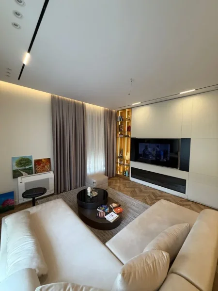 Tirane, shitet apartament 2+1 Kati 3, 107 m² 350.000 € (teg)