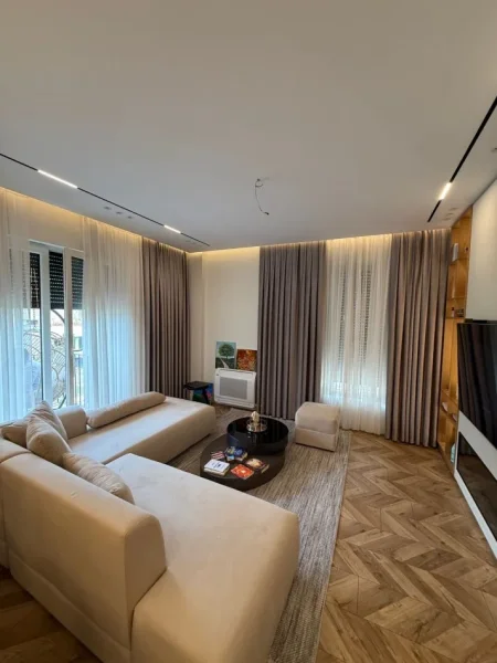 Tirane, shitet apartament 2+1 Kati 3, 107 m² 350.000 € (teg)
