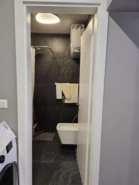 Tirane, jepet me qera apartament 1+1+Ballkon Kati 1, 50 m² 700 € (RRUGA FORTUZI)