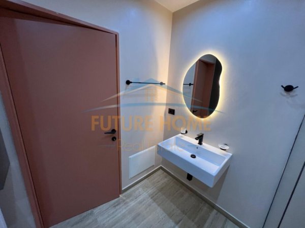 Tirane, jepet me qera apartament 1+1+Ballkon Kati 12, 76 m² 900 € (Bulevardi Gjergj Fishta)