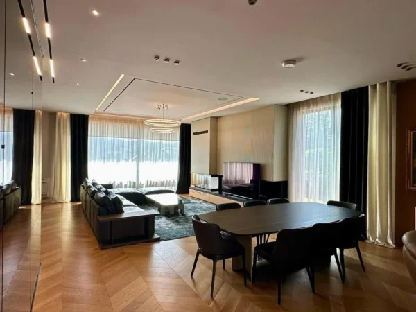 Tirane, shes Vile 3+1+Ballkon Kati 1, 297 m² 1.000.000 € (TEG)