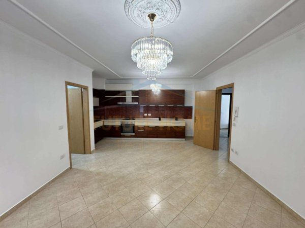 Tirane, shitet apartament 2+1 Kati 3, 100 m² 155.000 € (Tek “Lin” Yzberisht)
