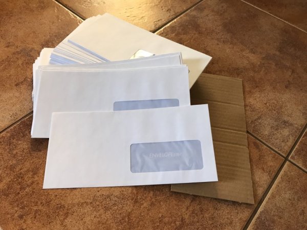 Tirane, ofroj 15 pako fleta format 4 pako qese A4 73 zarfe A4 55 zarfe te vegjel