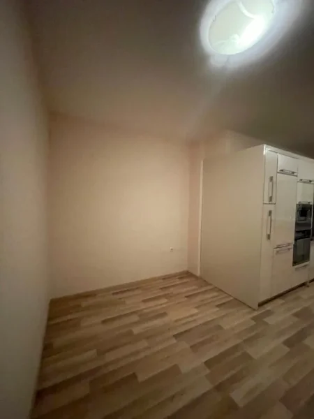 Tirane, shitet Vile 3 Katshe Kati 4, 670 m² 850.000 € (Teg)