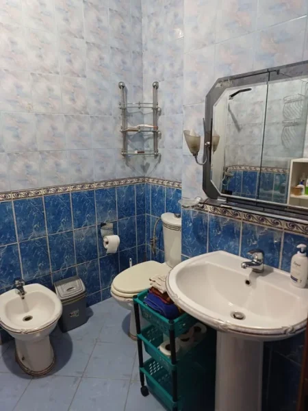 Tirane, jepet me qera apartament 2+1 Kati 8, 110 m², 65000 leke(Selvia)