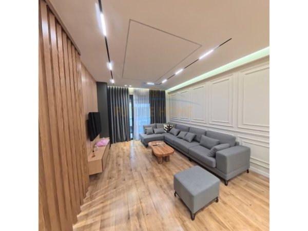 Tirane, jepet me qera apartament 2+1+Ballkon Kati 1, 116 m² 1.500 € (Liqeni i Thate)