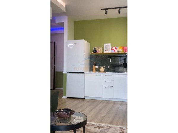 Tirane, jepet me qera apartament 1+1 Kati 8, 57 m² 600 € (Rezidenca Future Home,Unaza e Re)