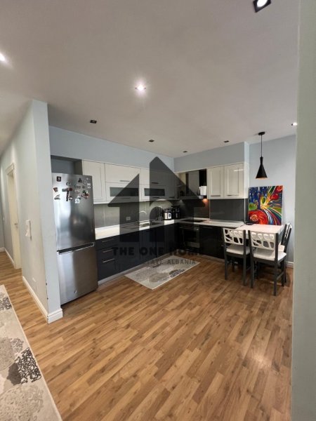 Tirane, jepet me qera apartament 2+1+Ballkon Kati 5, 110 m² 550 € (ASTIRI)