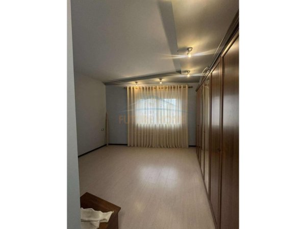 Tirane, jepet me qera apartament 2+1 Kati 3, 116 m² 550 € (Rruga Teodor Keko,)
