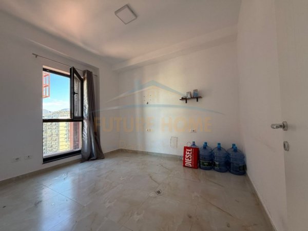 Tirane, jepet me qera ambjent biznesi Kati 11, 110 m² 1.000 € (Garden Building Residence)