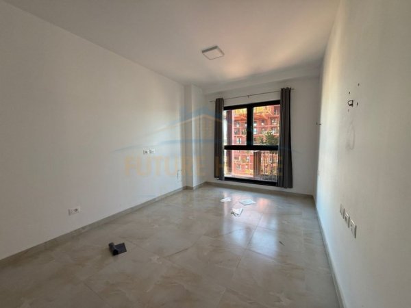 Tirane, jepet me qera ambjent biznesi Kati 11, 110 m² 1.000 € (Garden Building Residence)