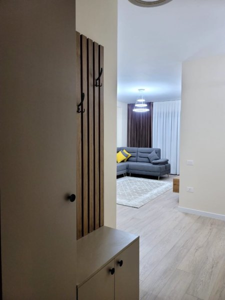 Tirane, jepet me qera apartament 2+1+Aneks+Ballkon Kati 2, 150 m² 1.500 € 