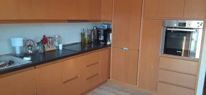 Tirane, jepet me qera apartament 2+1+Ballkon Kati 2, 150 m² 600 € (Linze)