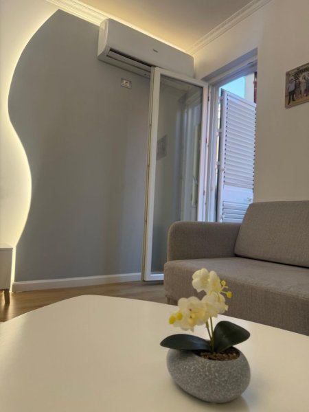 Tirane, shitet apartament 2+1 Kati 1, 93 m² 150.000 € (FRESKU)