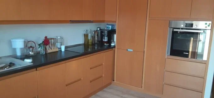 Tirane, jepet me qera apartament 2+1+Ballkon Kati 2, 15 m² 600 € (Linze)