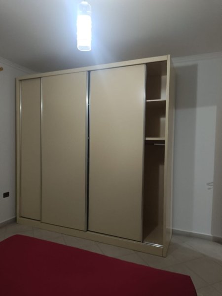 Tirane, jepet me qera Vile 2+1+Ballkon Kati 4, 124 m² 620 € (Vilat Gjermane)