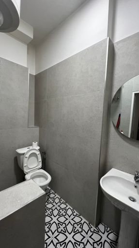 Tirane, jepet me qera apartament 1+1 Kati 0, 60 m² 500 € (Rruga e barrikadave)