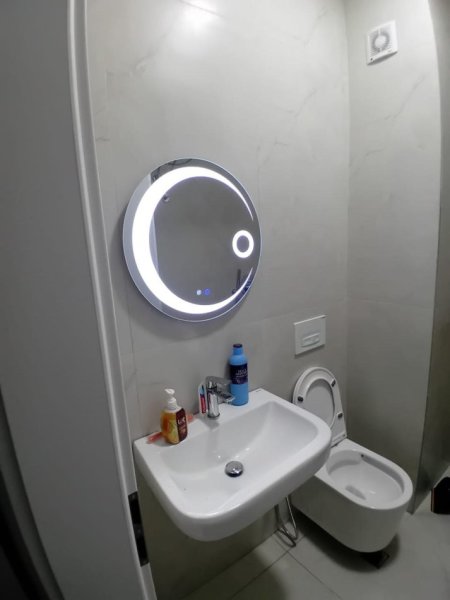 Tirane, jepet me qera apartament 1+1 Kati 7, 52 m² 450 € (ALI DEMI REZIDENCA KADIU)