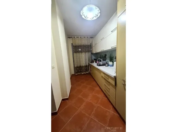 Tirane, shitet 1+1 Kati 2, 83 m² 88.000 € (Fresk)