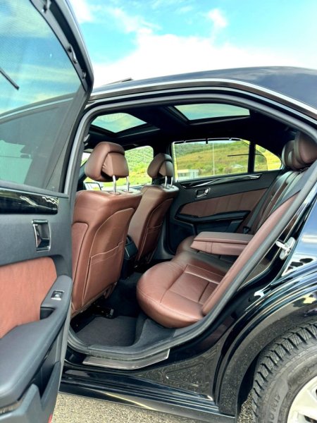 Tirane, shes makine Benz E Class Nafte, e zeze automatik Klima 218.000 km 9.700 €