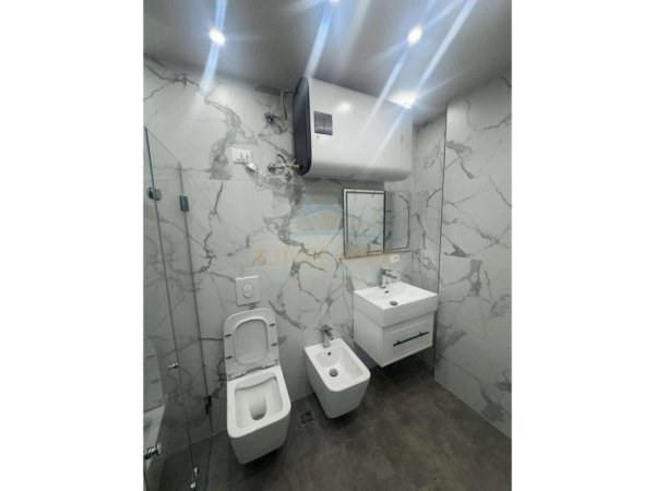 Tirane, jepet me qera apartament 1+1 Kati 3, 75 m² 600 € (Rruga e Dibres)