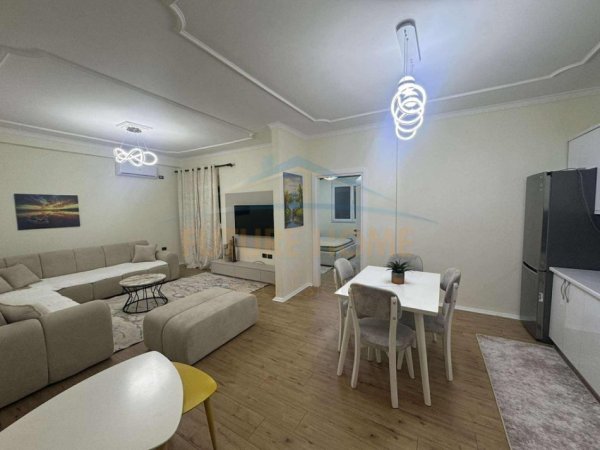 Tirane, jepet me qera apartament 1+1 Kati 3, 75 m² 600 € (Rruga e Dibres)