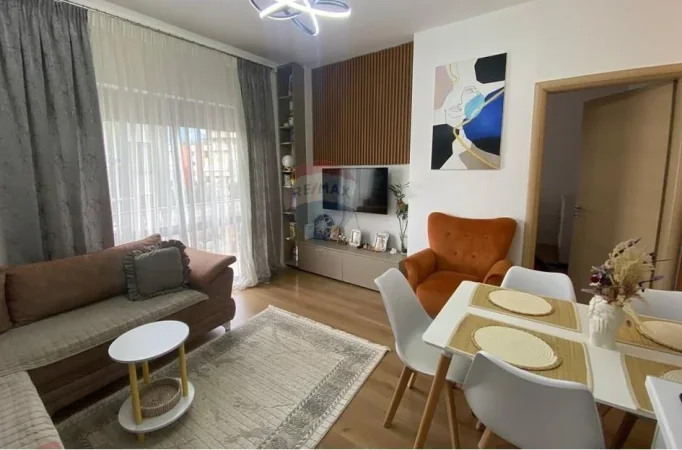 Tirane, shitet apartament 1+1 Kati 1, 50 m² 92.000 € (rruga Sotir Caci)