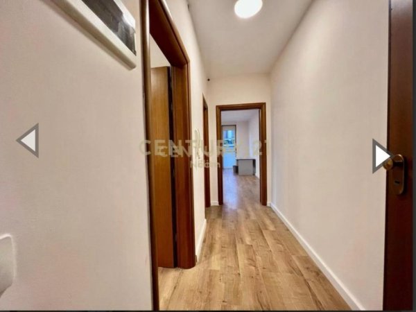 Tirane, jepet me qera zyre Kati 5, 82 m² 800 € (Rruga e Kavajes)