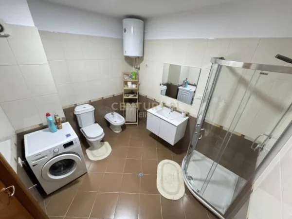 Tirane, jepet me qera apartament 1+1 Kati 5, 75 m² 750 € (Rruga e Kavajes)