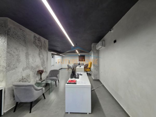 Tirane, shitet ambjent biznesi Kati -1, 57 m² 232.000 € (Ekspozita)