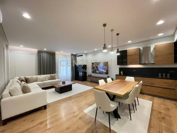 Tirane, jepet me qera apartament 2+1 Kati 2, 105 m² 1.700 € (Teg)