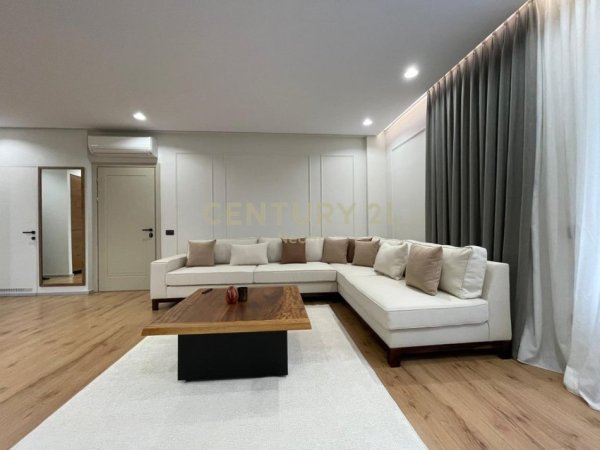 Tirane, jepet me qera apartament 2+1 Kati 2, 105 m² 1.700 € (Teg)