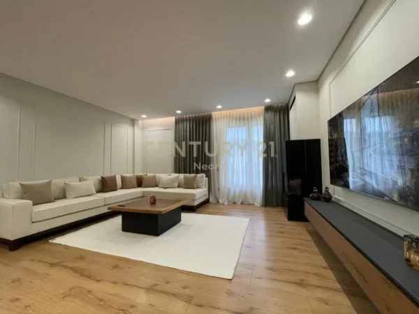 Tirane, jepet me qera apartament 2+1 Kati 2, 105 m² 1.700 € (Teg)