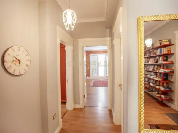 Tirane, jepet me qera apartament 2+1 Kati 6, 190 m² 1.950 € (Liqeni Thate)