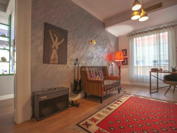 Tirane, jepet me qera apartament 2+1 Kati 6, 190 m² 1.950 € (Liqeni Thate)