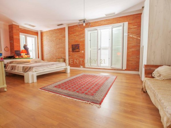 Tirane, jepet me qera apartament 2+1 Kati 6, 190 m² 1.950 € (Liqeni Thate)