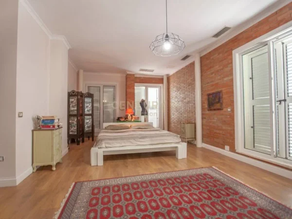 Tirane, jepet me qera apartament 2+1 Kati 6, 190 m² 1.950 € (Liqeni Thate)