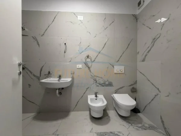 Shqiperi, shitet apartament 2+1 Kati 1, 86 m² 210.000 € 