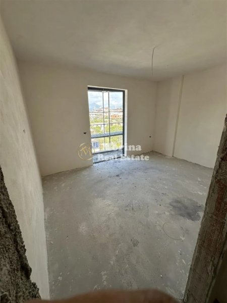 Tirane, shitet apartament 1+1 Kati 3, 62 m² 73.000 € (Rruga Lidhja e Prizrenit)