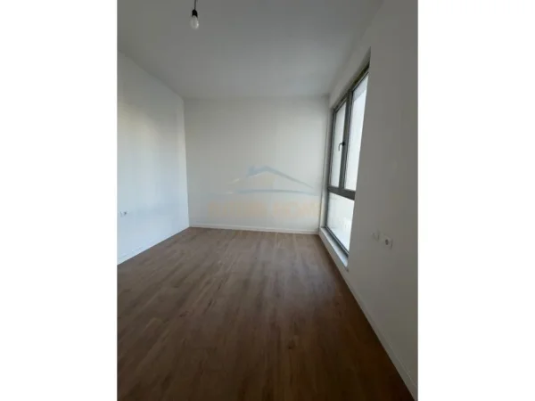 Tirane, jepet me qera Vile 4+1+Aneks , 403 m² 2.500 € 
