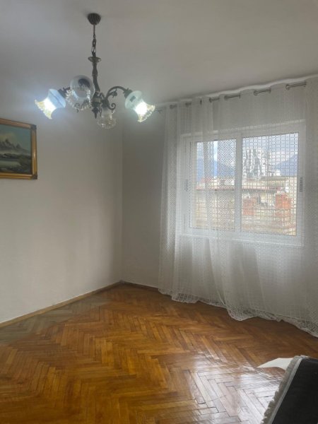 Tirane, jepet me qera apartament 2+1+Ballkon Kati 5, 100 m² 62,000 Leke  (Rruga Fortuzi)