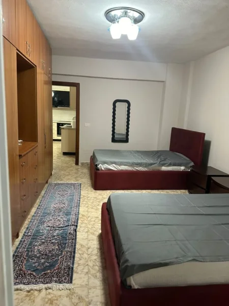 Tirane, jepet me qera apartament 2+1 Kati 5, 120 m² 600 € 